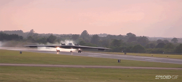 Seeing B-2 Stealth Bombers Land Is Like Seeing Alien UFOs Come To Earth