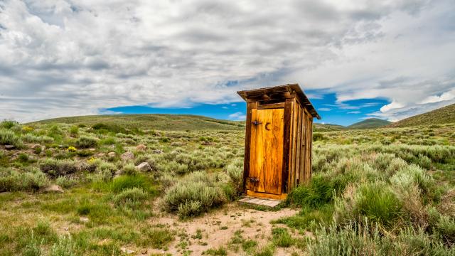 How To Use All The Weird Toilets You’ll Find Outdoors
