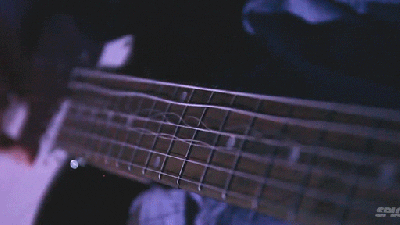Seeing The Crazy Movement Of Guitar Strings In Real Time Is So Damn Cool