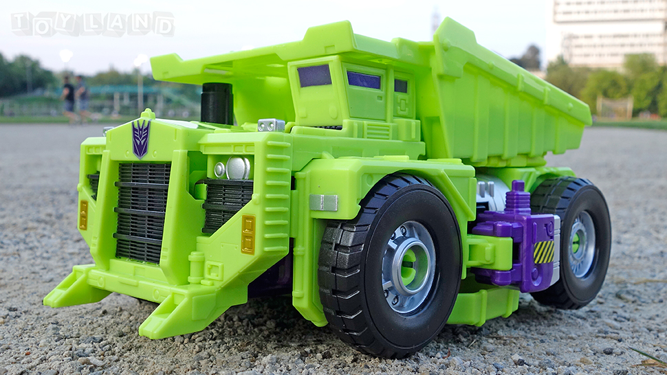 The Colossal New Transformers Devastator Is Better Than The Original