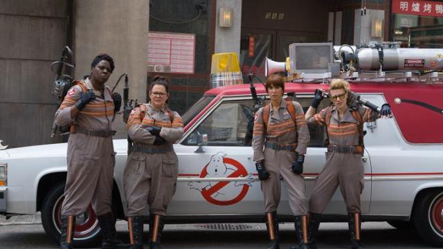 First Picture Of The New Ghostbusters In Front Of The ECTO-1 Is Badass