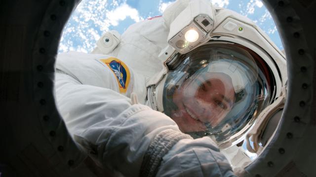 Laser Analysis Reveals That Astronauts’ Skin Gets Thinner In Space