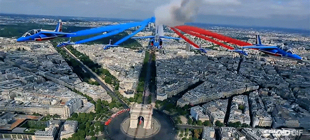 Watch Planes Cut Straight Through Paris By Flying On Top Of A Street