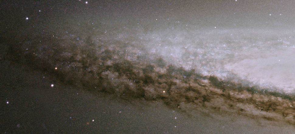 Tour This Gorgeous Hubble Photo Of The Sombrero Galaxy