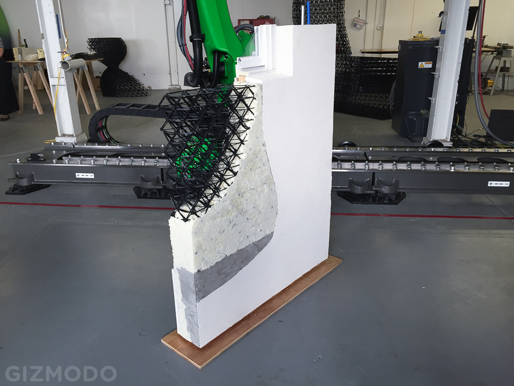 The World’s Biggest Free Form 3D Printer Is Being Used To Build Houses