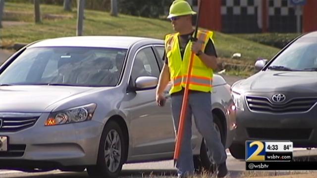US Cops Pose As Road Workers To Catch Drivers Checking Their Phones