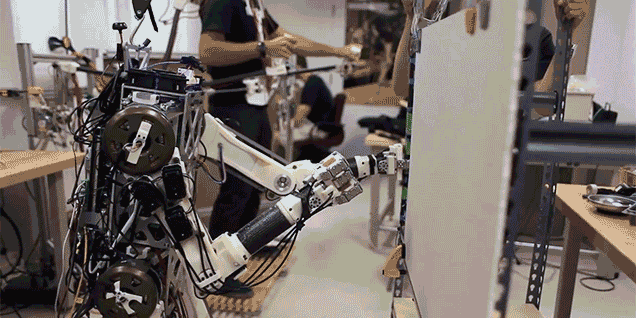 A Human Master Gives This Robot Perfect Balance And Lightning Reflexes