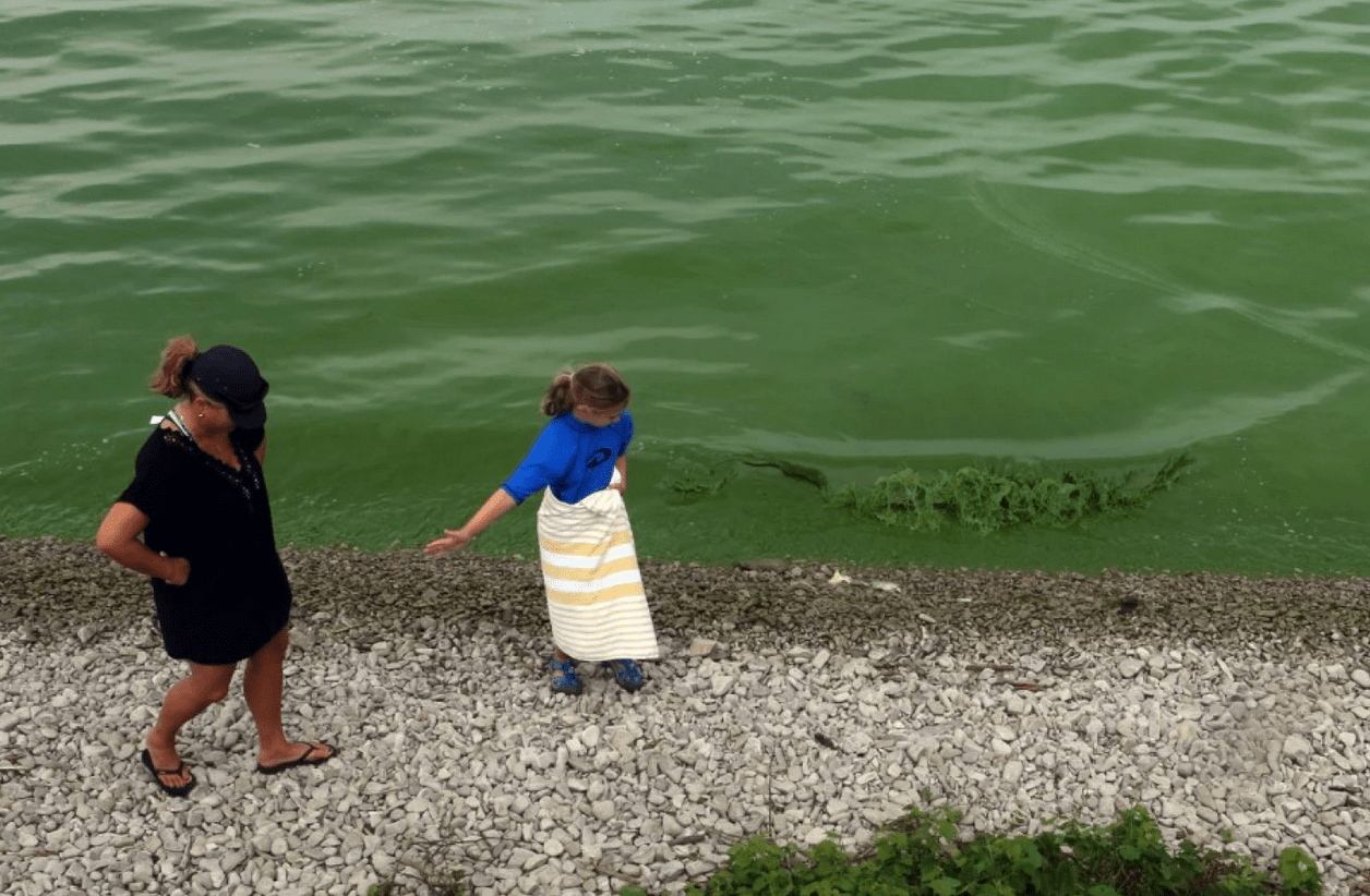 5 Places People Have Turned The Water A Crazy Unnatural Colour