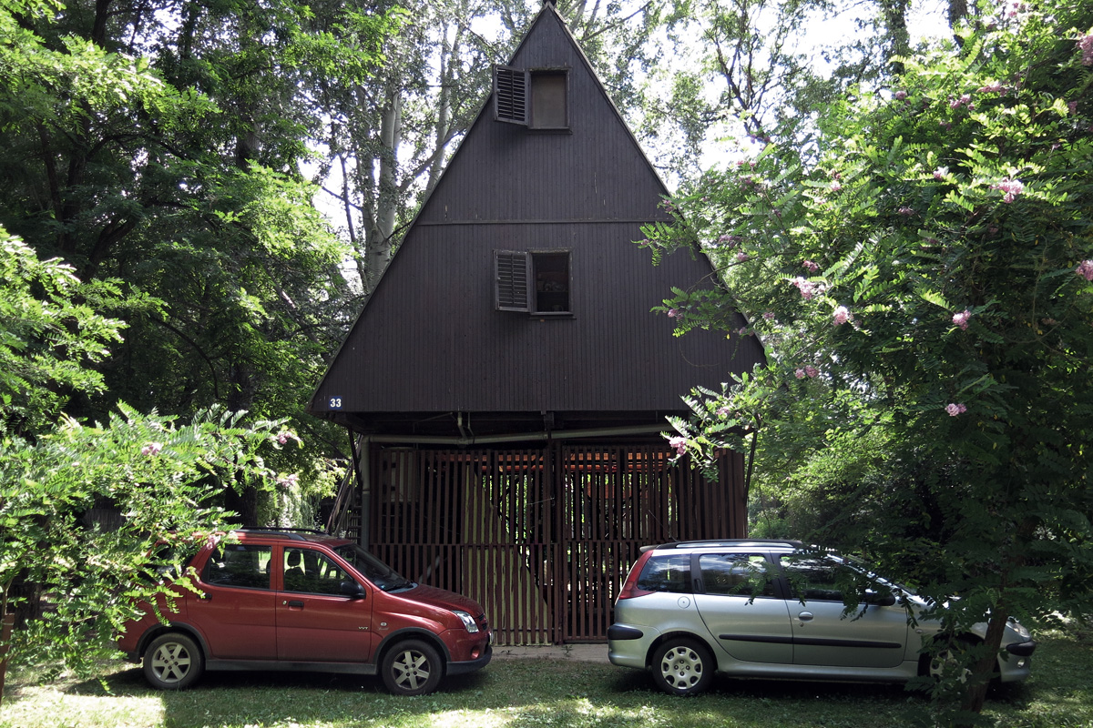 The Most Incredible And Bizarre DIY Cabins On The Tisza River In Hungary