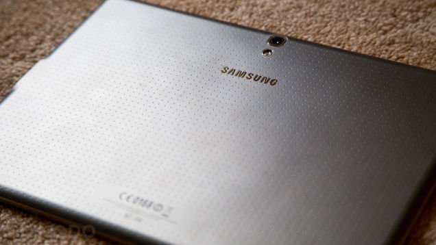 Samsung Might Be Making An Absurdly Huge 18.4-Inch Android Tablet