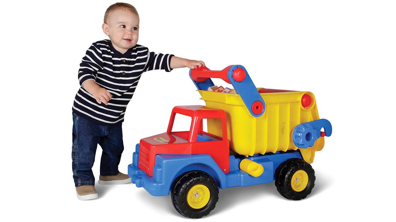 You Can Pile 180kg Of Toys Into This Over-Sized Plastic Dump Truck