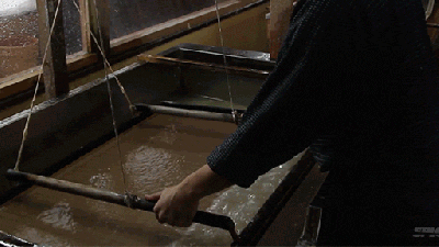 Seeing Japanese Handmade Paper Get Made Is Completely Soothing