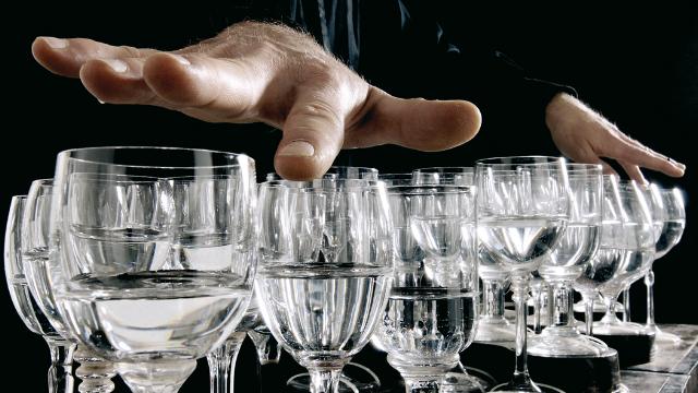 Make Your Own ‘Inverted’ Glass Harp With Just One Glass