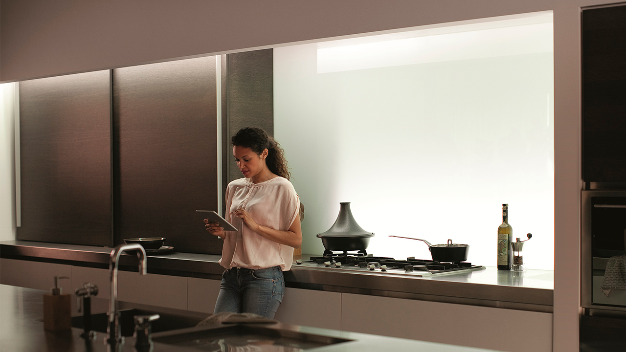 Philips’ Smartphone-Controlled Lightstrips Now Do Natural White Light