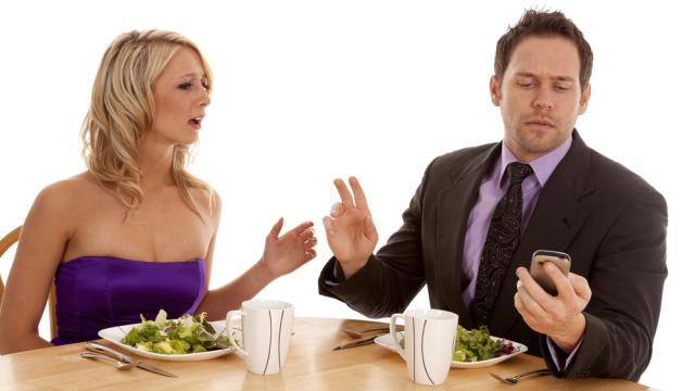 P-phubbing Is Ruining Your Relationships