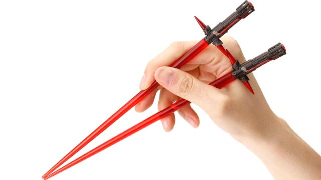 Kylo Ren Lightsaber Chopsticks Look Impossibly Uncomfortable To Hold
