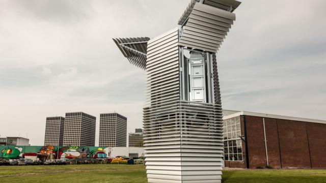 The Largest Air Purifier Ever Built Sucks Up Smog And Turns It Into Gem Stones 