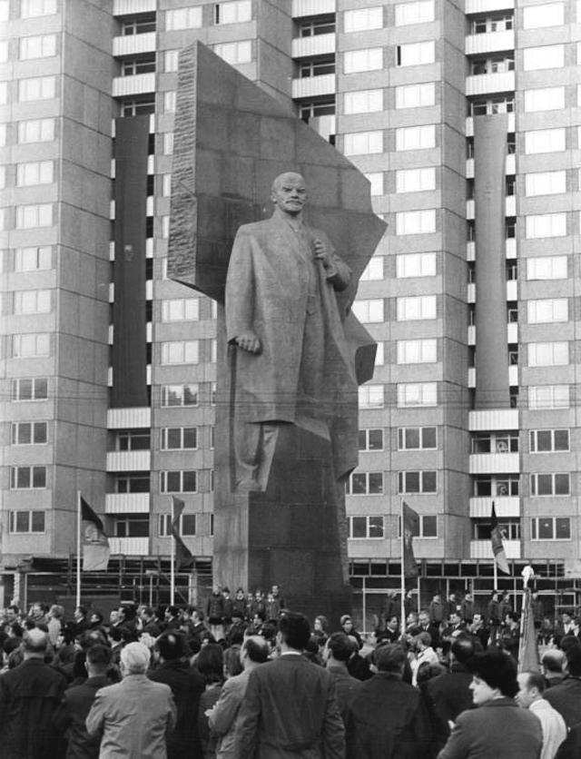 A Four Tonne Head Of Lenin Was Dug Up In Berlin