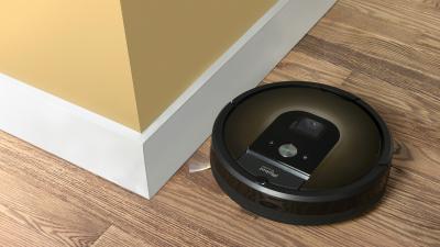 This Roomba Maps Your House So It Won’t Keep Ramming Into Your Couch