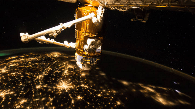 Watch The ISS Zoom Over The US East Coast