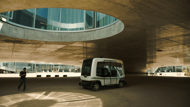 An Autonomous Shuttle Is Using Public Streets For The First Time — Here’s How It Drives