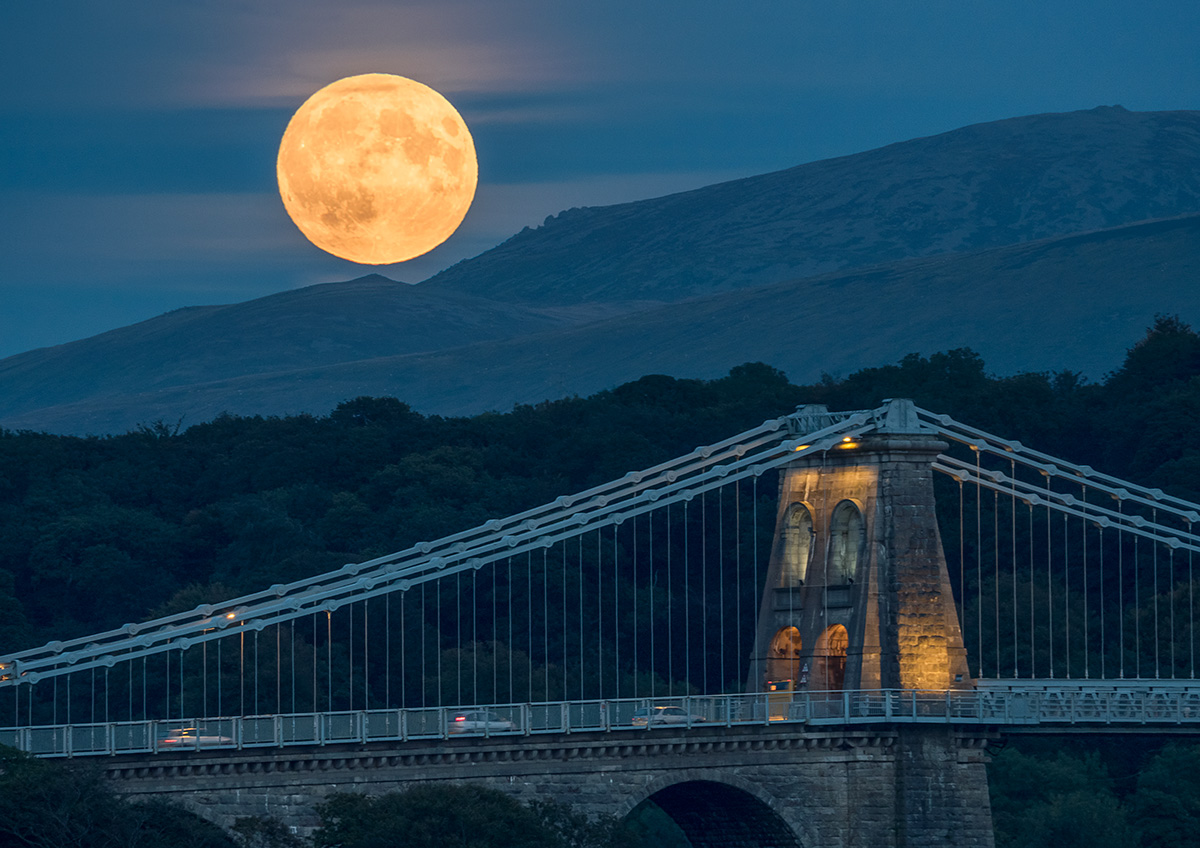 Here Are The Best Images Of The Supermoon Eclipse
