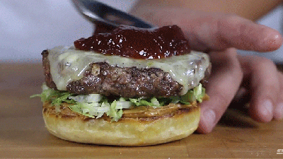 A Peanut Butter And Jelly Burger Is Totally Weird But I’d Still Eat It