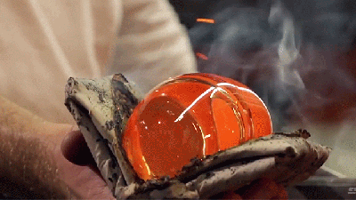 Video: Making A Handmade Glass Bottle From Sand Is So Hard
