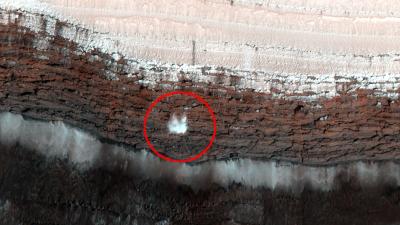 Mars Orbiter Spots A Huge Avalanche Of Carbon Dioxide On The Red Planet