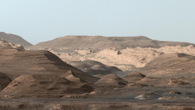 Stunning Photo Shows Where The Curiosity Rover Is Headed Next On Mars