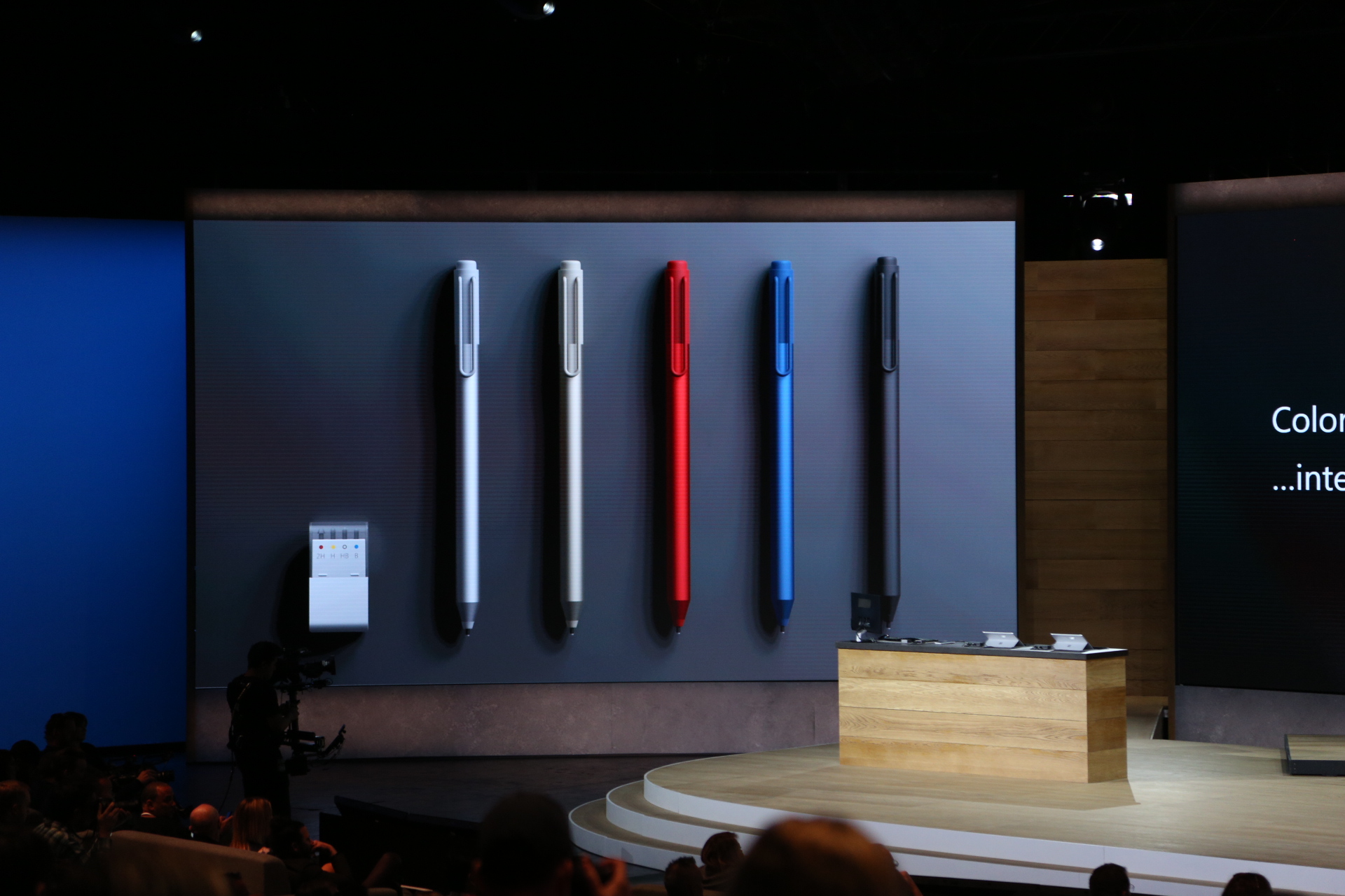 Microsoft Surface Pro 4: Bigger Screen, Faster Guts