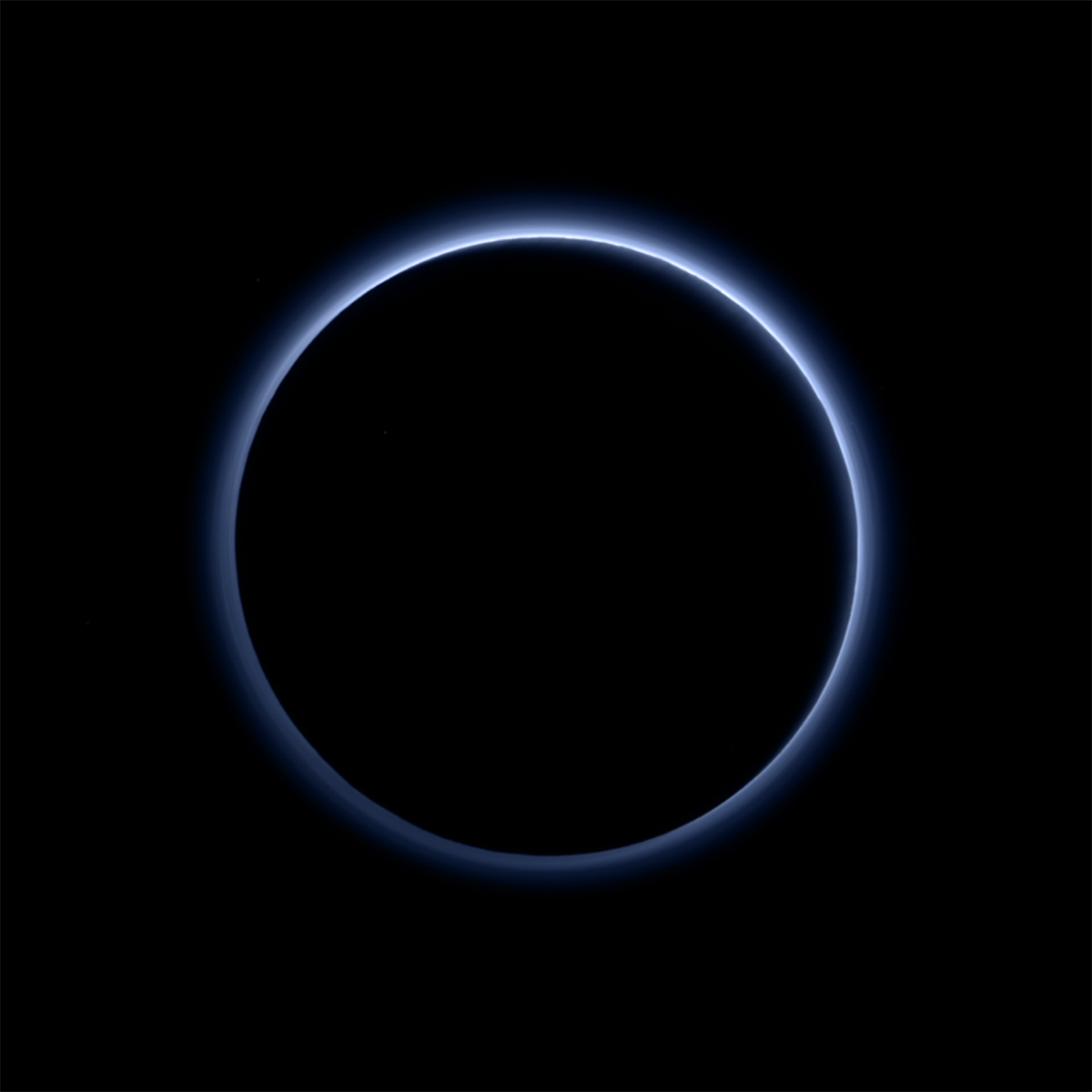 You Can See The Colour Of The Sky In The Newest Pluto Pictures — And It’s Blue