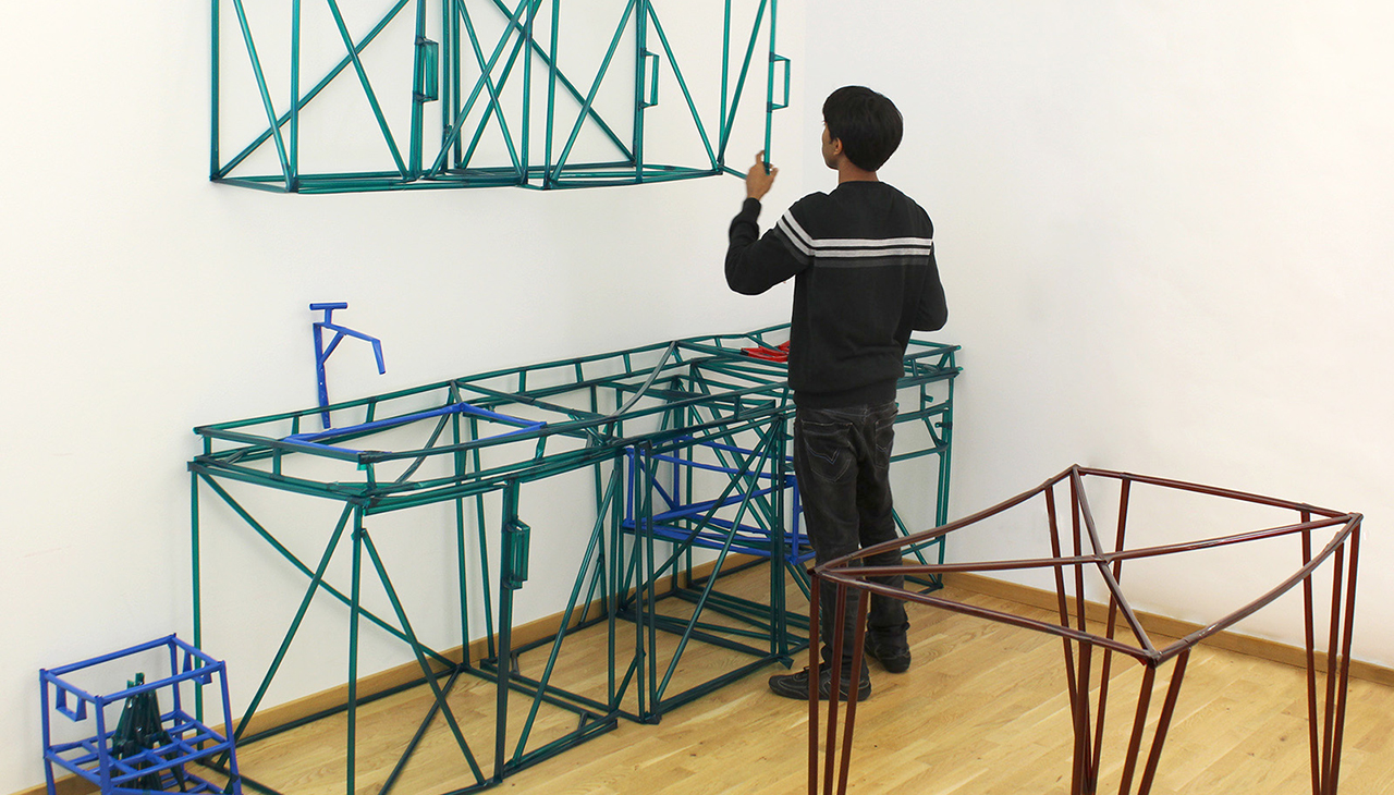An Upgraded Tape Gun Lets You Quickly Build Life-Size Wireframe Prototypes