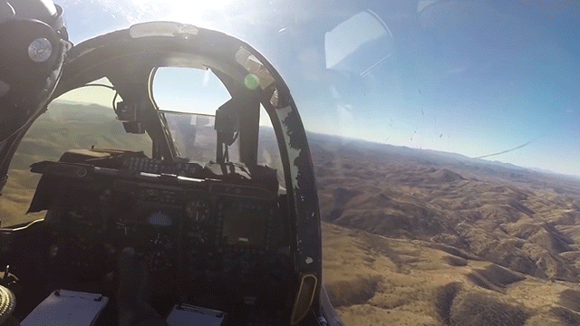What It’s Like To Be Inside The Cockpit Of An A-10 Thunderbolt When It Flies Over The Desert