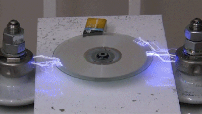 Watch A CD Get Completely Erased With Bolts Of Electricity