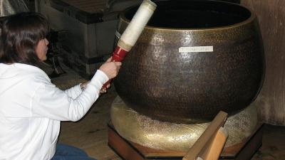 This Is Why You Sometimes Get Chatter In Your Tibetan Singing Bowl