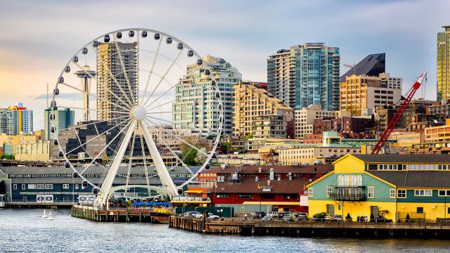 Dumbass Crashes Drone Into Seattle’s Great Wheel