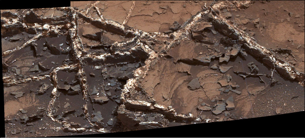 These Mineral Veins Trace The Flow Of Water On Ancient Mars