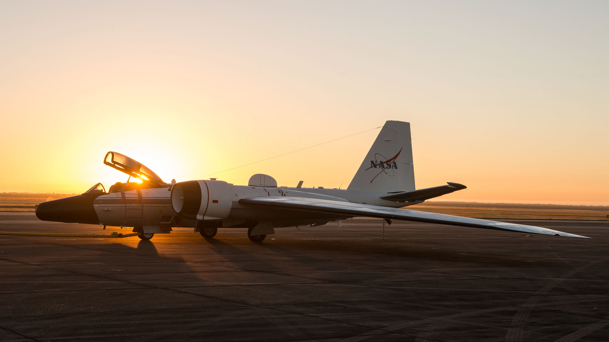 A Rare Glimpse Of NASA’s Prettiest Research Aeroplanes Flying Together