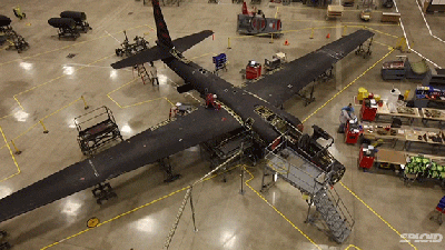 Awesome Time-lapse Shows The Complete Disassembly Of A U-2 Dragon Lady Spy Plane