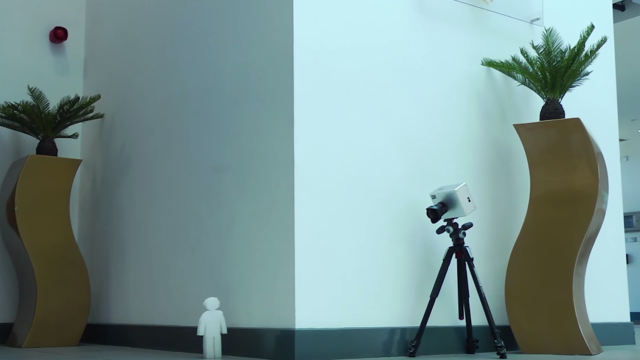 This Laser Camera Can See Around Corners