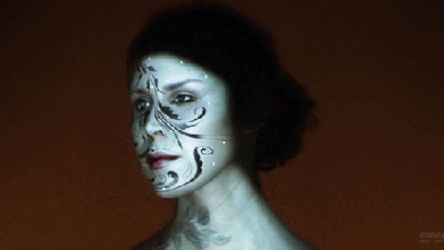Watch A Woman’s Face Transform Into Art With Awesome Live Face Projection Mapping