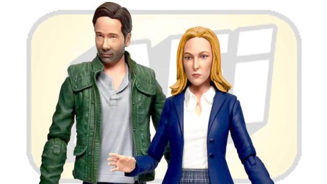 Here Are Your New Almost Mulder And Scully X-Files Figures