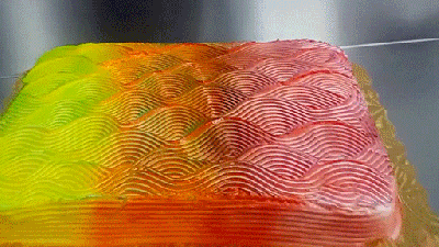 This Colour Changing Cake Is Breaking My Brain