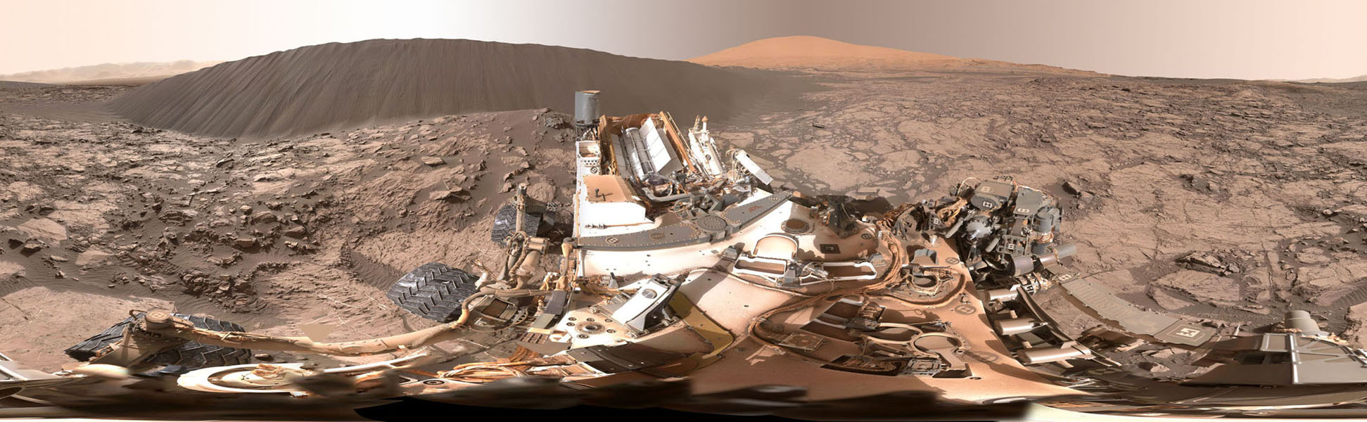 See Curiosity Cruise Around Gigantic Martian Dunes In These Stunning New Panoramas