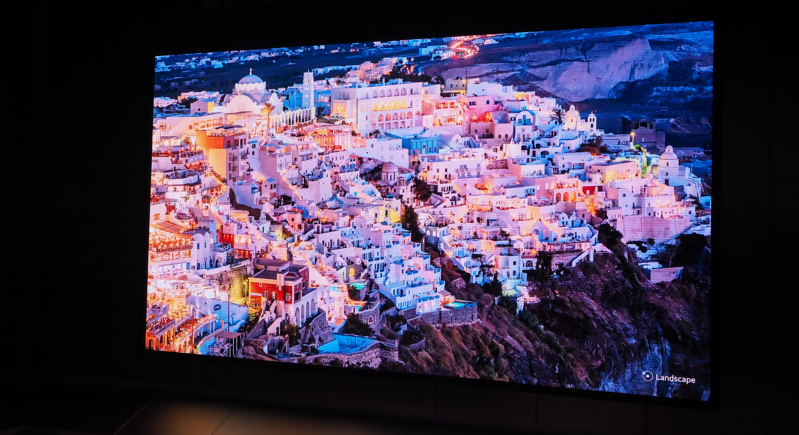 I’m Totally Hypnotised By Samsung’s Dancing Modular TV