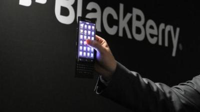 Dutch Police Claim They Can Crack Emails On Special Encrypted Blackberries