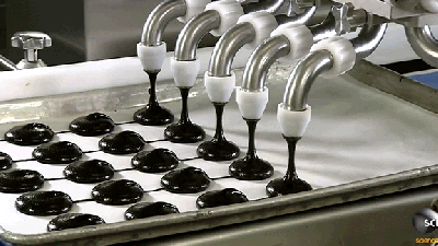 How Whoopie Pies Are Made