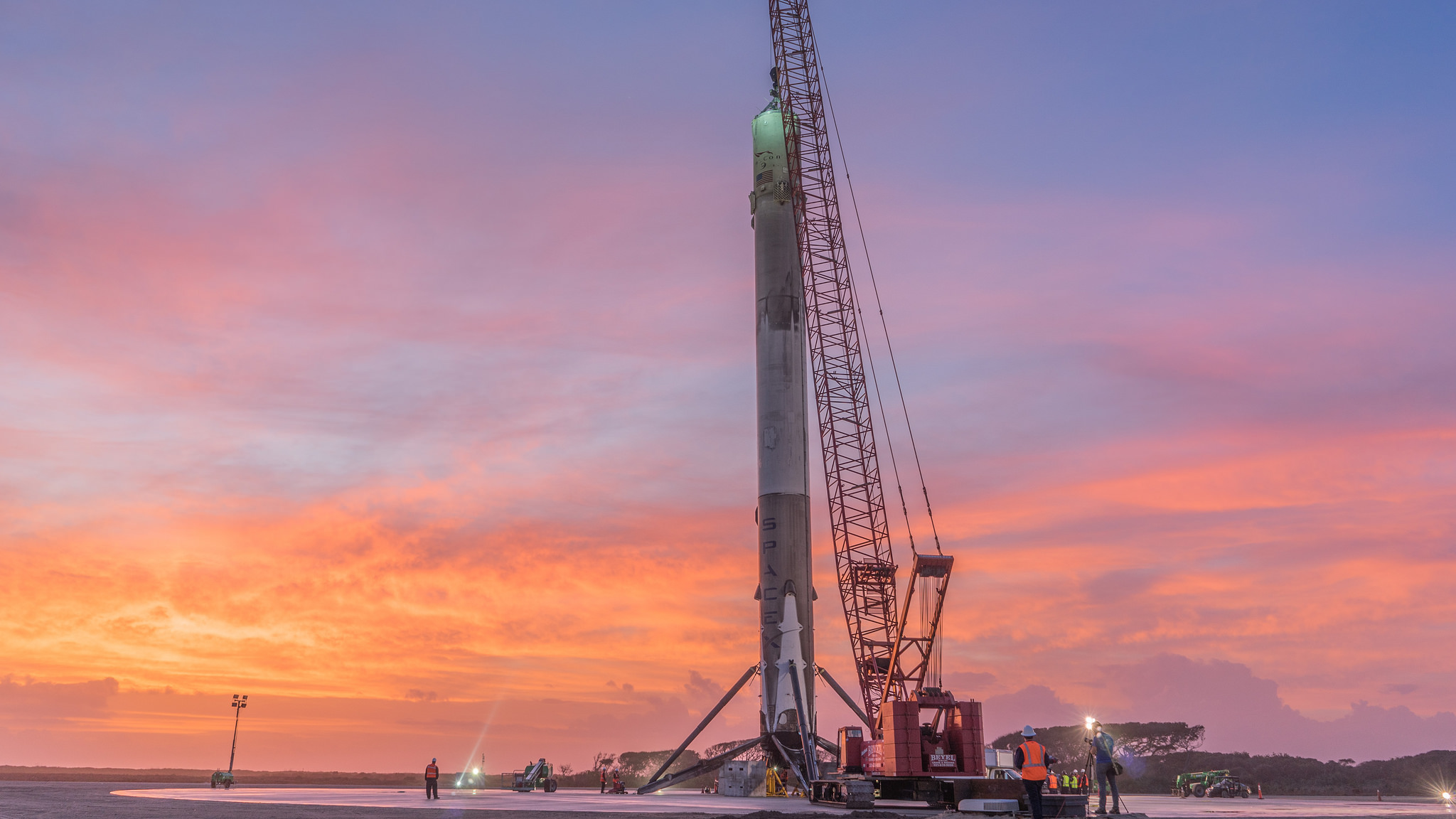 SpaceX’s Returned Rocket Still Fires, Mostly