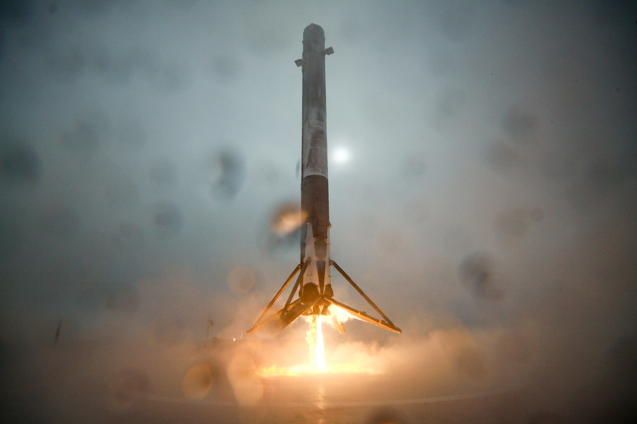 Here’s The Behind-The-Scenes Story Of SpaceX’s Rocket Launch And Landing Attempt